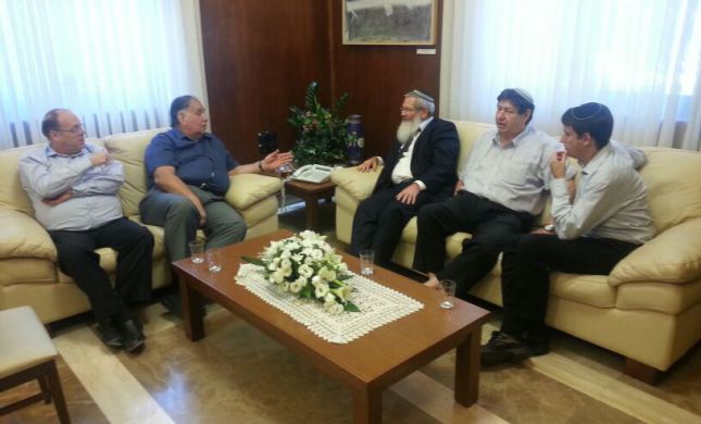  חיפה: ראש העיר הבטיח רב ראשי מהציונות הדתית