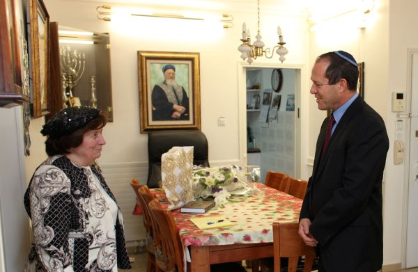 הרבנית אליהו: "הרב מרדכי אליהו קבע שברקת הוא הטוב ביותר לירושלים"