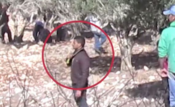 בחסות המסיק: ערבים מסמנים שחיטה; "יהיה כאן רצח כמו של משפחת פוגל"