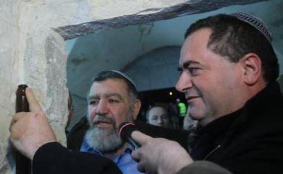 כ"ץ: לא אשנה החלטתי, אקרא לכביש ע"ש הרב עובדיה