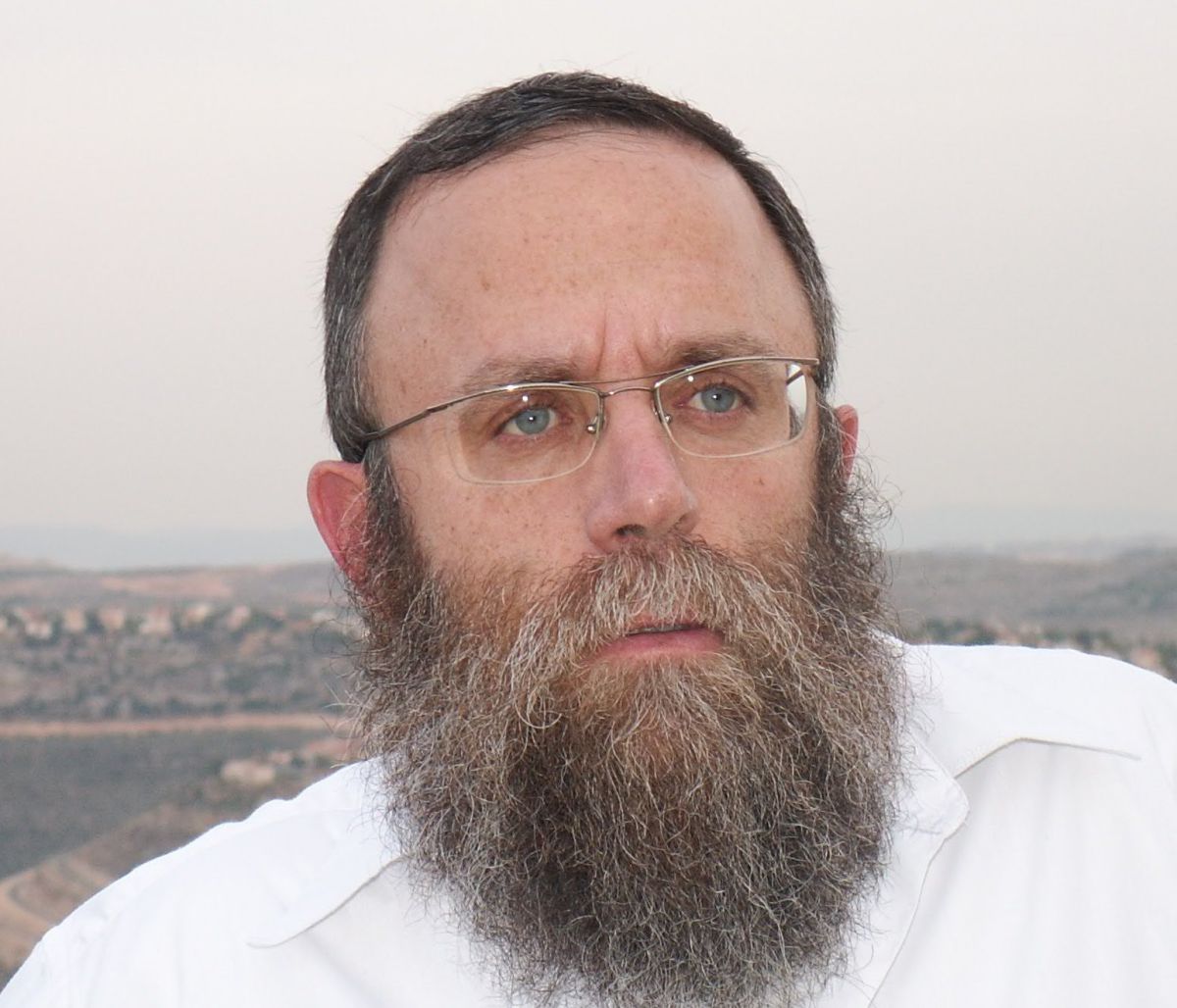 לשבת ארגון: הדילמות של בני עקיבא