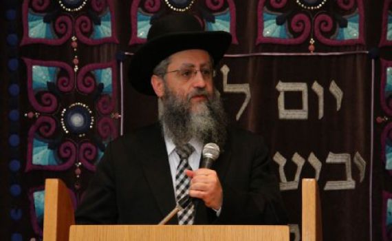 הרב דוד יוסף: "זה נס, אבל אבא עדיין בסכנה"