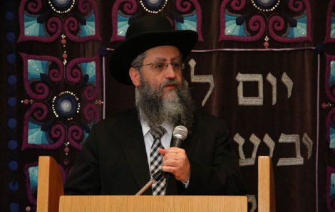 הרב דוד יוסף: "זה נס, אבל אבא עדיין בסכנה"