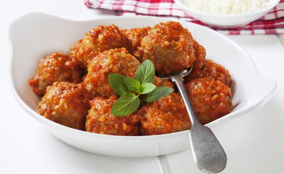 עיגולים של שמחה: כדורי בשר ברוטב עגבניות