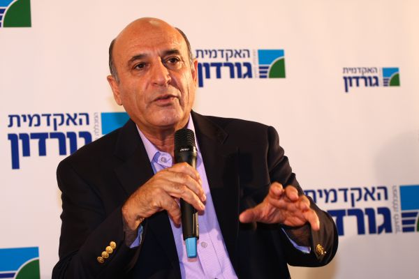 הצצה: רוני קובן נפגש עם שאול מופז