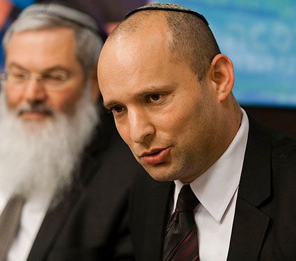 "מישהו כאן רוצה כל הזמן להתחנף"