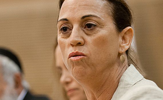 קלדרון לתלמידי ישיבות: אתם בושה לתורה