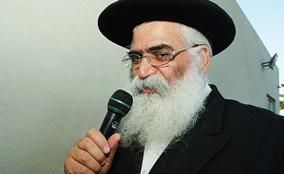 מבוכה בנתיבות: המקובל הרב יורם אברג'ל חשוד בסחיטה באיומים. מעצרו הוארך