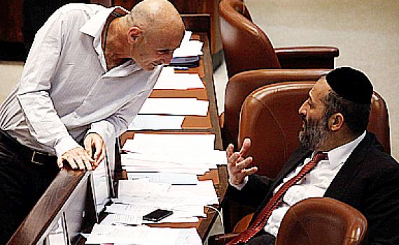 זעם בש"ס על דרעי: ימנה את שלח האנטי-חרדי