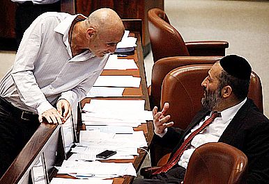 זעם בש"ס על דרעי: ימנה את שלח האנטי-חרדי