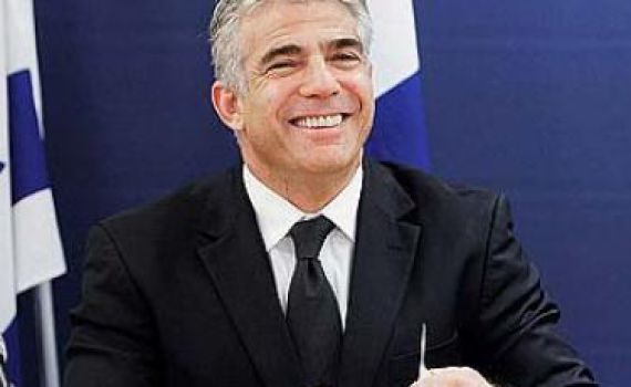 לפיד: "החרדים מביאים מקוריות, רעננות וחדות מחשבה"