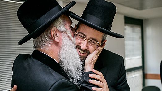 הרב הראשי הרב לאו יאפשר "היתר מכירה"