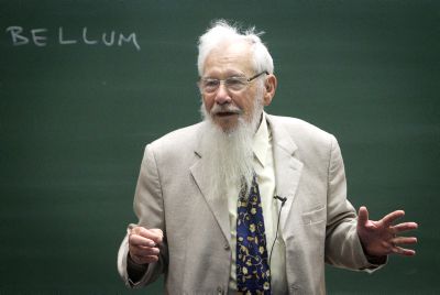 פרופ' אומן: נתניהו עושה הרבה טעויות