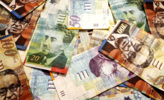 מעטפות עם מזומן נמצאו במשרדי עמותה מוכרת בירושלים