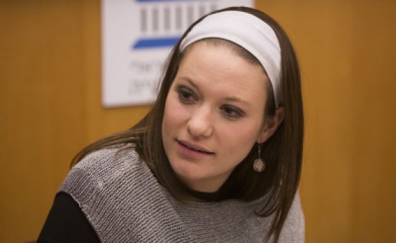 יום אחרי שידידיה מאיר תוקף, אשתו מפרגנת