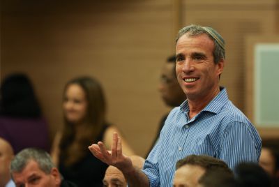 ועדת השרים אישרה את חוק הגיור של שטרן; הבית היהודי הסתייגו אך הצביעו בעד