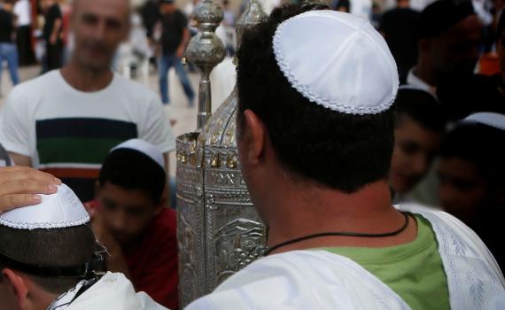 שו"ת: איך להתייחס בבית הכנסת למחלל שבת?