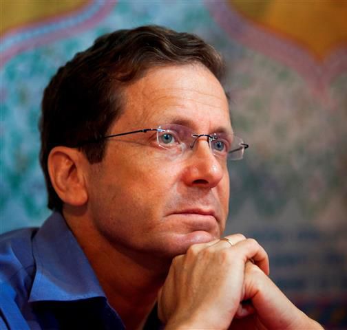 שוב עריפת ראשים בעבודה: שלי הודחה ובוז'י נבחר