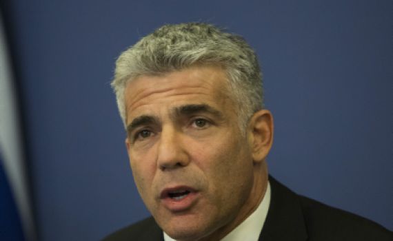 לפיד: "עליית חכי"ם להר הבית היא חוסר אחריות"