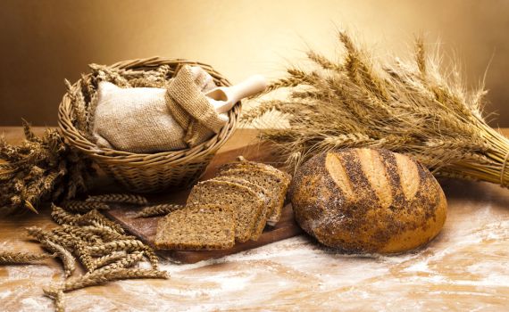 שחור זה הבריא החדש: למה לבחור בקמח מלא