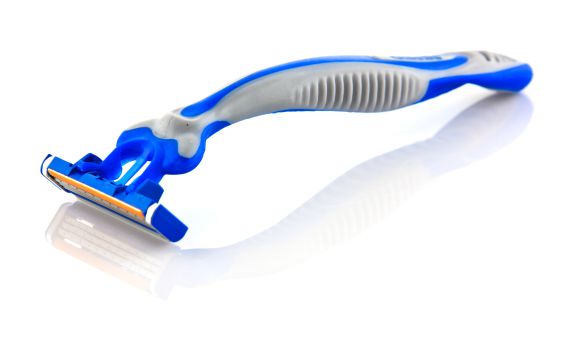 שו"ת סמס: האם מותר למכור לאנשים סכיני גילוח?