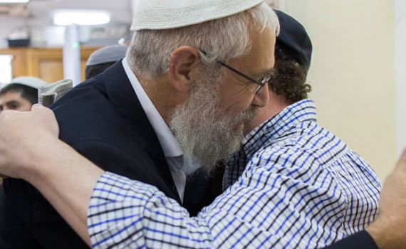 הרב אלון: "מקבל את עבודות השירות בשמחה"