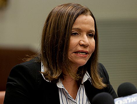 יחימוביץ': אסור לרב אלון ללמד במוסדות חינוך