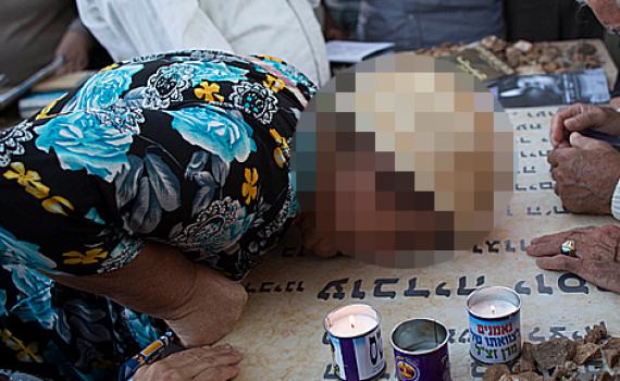 "קיבלתי גט בזכות תפילה בקבר הרב עובדיה"