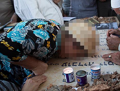 "קיבלתי גט בזכות תפילה בקבר הרב עובדיה"