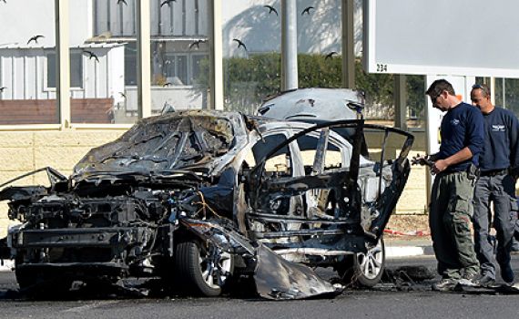 פיצוץ ברכב בנהריה, חשש ללכודים ונפגעים