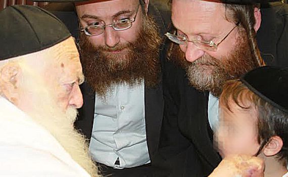 התרופה לילד חולה סרטן: "תניח את הפאות לפני האוזניים"