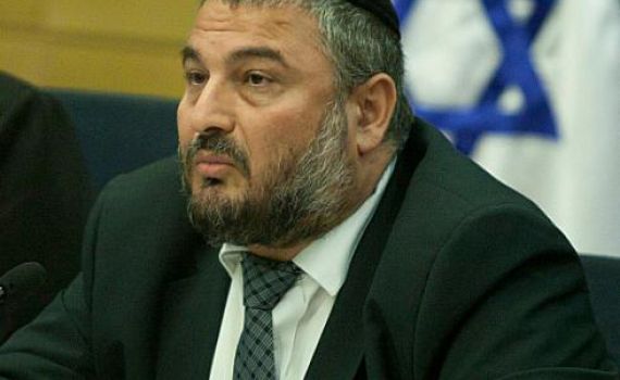 החרדים בלחץ: תפילה למען משה אבוטבול