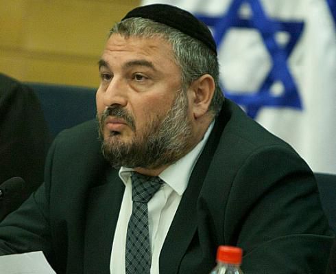 החרדים בלחץ: תפילה למען משה אבוטבול