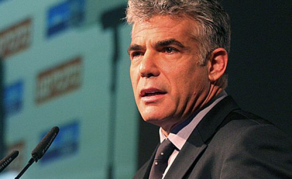 לפיד מתגאה: כבר שנים לא הייתה פה ממשלה בלי חרדים