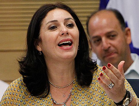 מירי רגב לועגת ללבני: "יש לה בקושי מנדט וחצי"