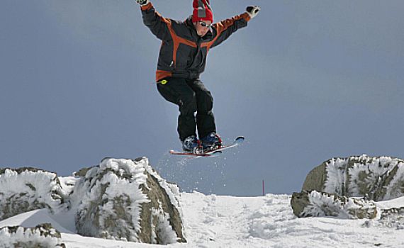 החורף כבר כאן: שלג ראשון בחרמון