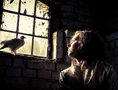 כך תגלי אם הדייט שלך אובססיבי