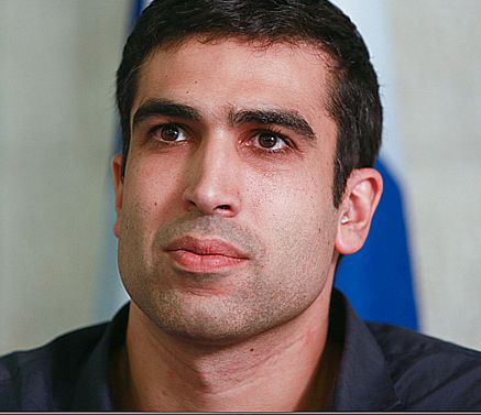 שטבון יורה: "לפיד מתאגרף אימפולסיבי"