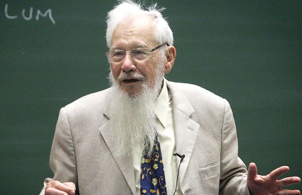 ימני מדי? פרופ' אומן לא יקבל תואר של כבוד