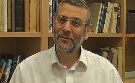 הרב בני לאו: בנות חייבות להתגייס לצה"ל