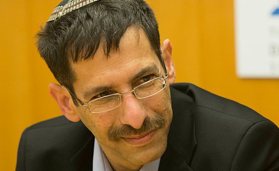 אורבך על ה"בוז" שספג: אנהג בחרדים בהגינות