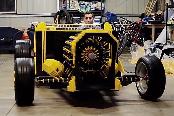 מדהים: בנה מכונית מ-500 אלף קוביות לגו