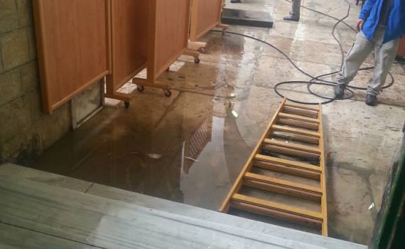 בזיון: הזנחה ושלוליות מים במערת המכפלה