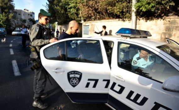 צוות ימ"מ פרץ לבית המתבצר; לילדה שלום