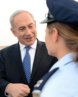 נתניהו במסדר כנפיים: " לא נהסס לפגוע באלה שמאיימים לפגוע בקיומנו"