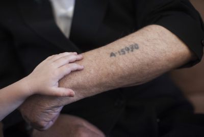 ניצולי השואה נזקקים יקבלו מענק בסך 8 מיליון ש"ח