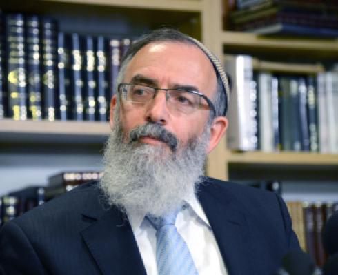 הרב סתיו: "שמח לפרגן לרב יצחק יוסף"