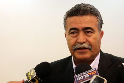 נתניהו לא יפטר את פרץ, שאולי יעשה לו את העבודה