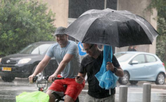 הגשם יורד בזכות הרבנות הראשית לישראל