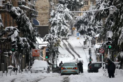 העיר במצור: הרשויות קרסו הצבא נחלץ לעזרה
